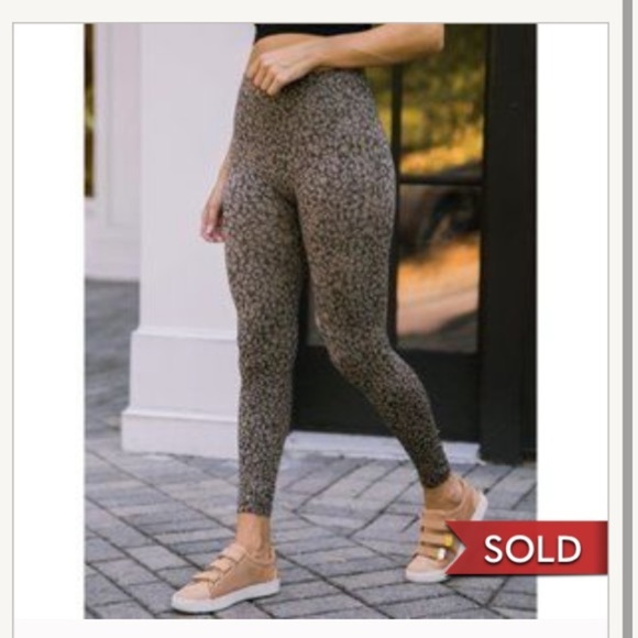 Spanx Leggings Womens Medium Brown Tan Animal Print Cheetah Leopard Seamless - Picture 2 of 8